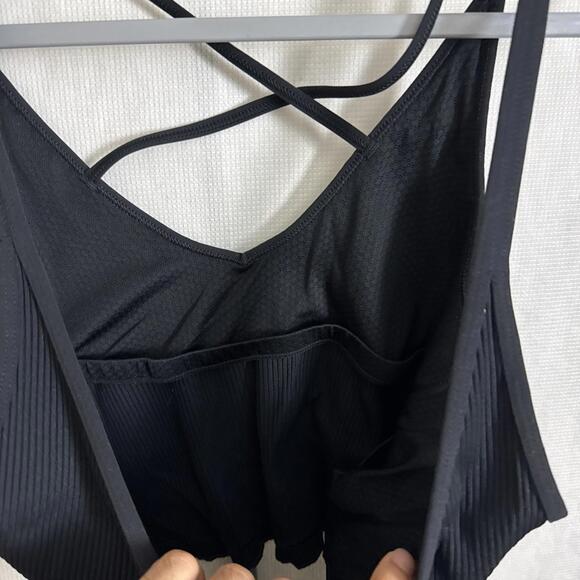 Vuori Black Short Sleeve Top - Picture 4 of 10